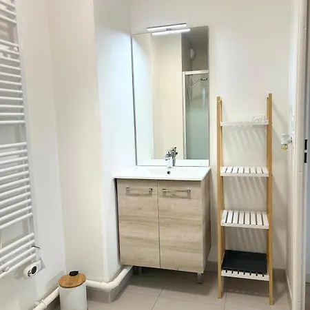 Cosy 1-bedroom For 4 - Private Underground Parking - 15 Min From Disneyland